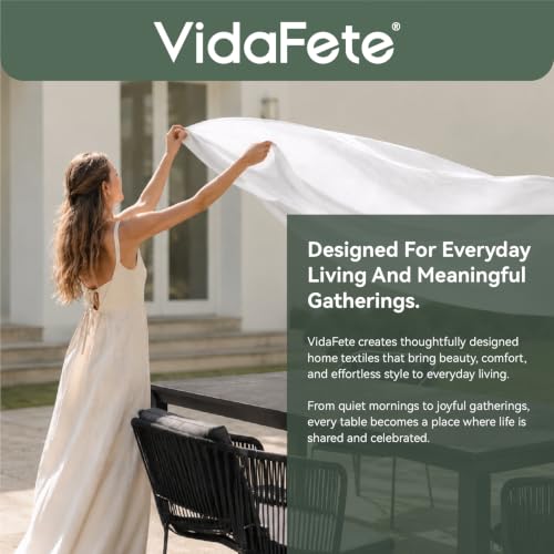VidaFete 10 Pack 120-Inch Green Round Polyester Tablecloth - Classic Series