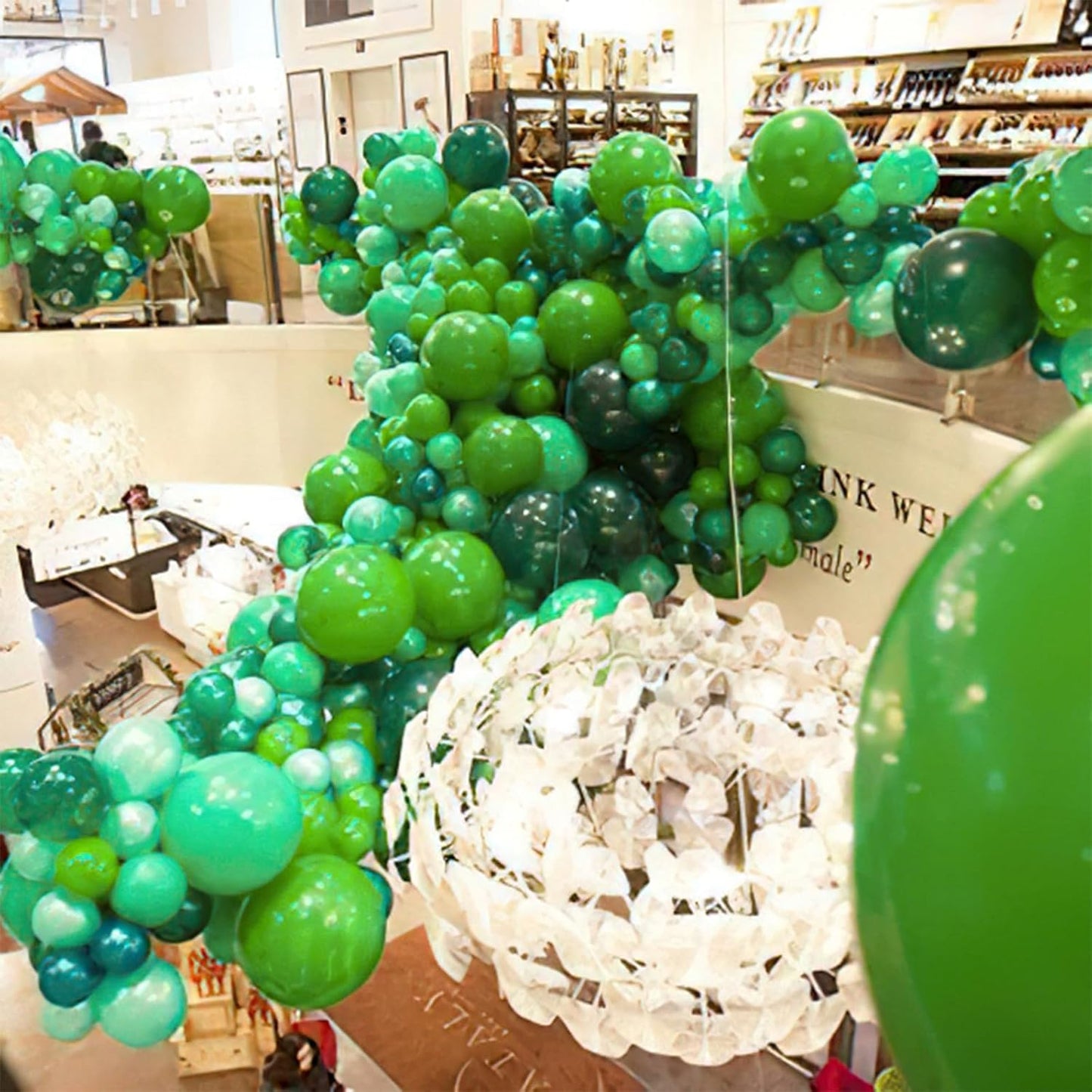 PartyWoo Pearl Light Green Balloons - 140-Piece Pastel Neon Green Balloon Arch Kit | Various Sizes for Baby Shower, Wedding, or Birthday Party Decorations