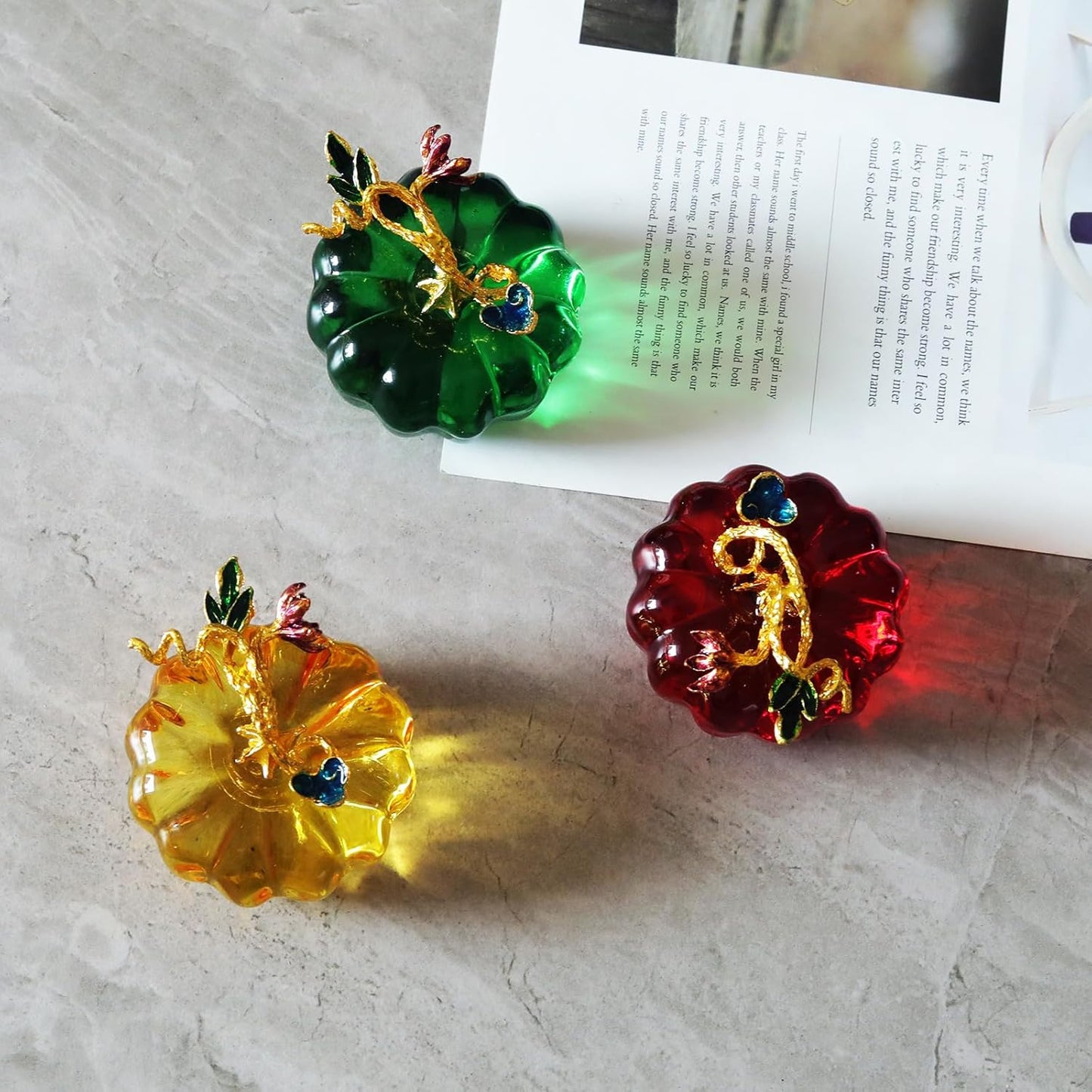 Skiennix Crystal Glass Pumpkin Decoration - Elegant Yellow with Gold Leaf Accent