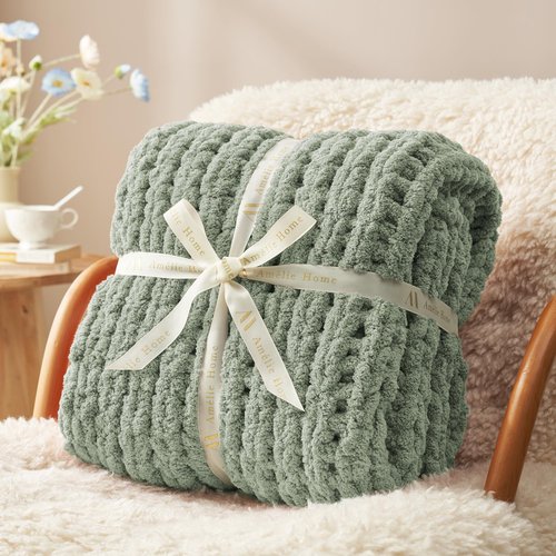 Amélie Home Chunky Knit Blanket Throw, Thick Soft Chenille Yarn Throw, Warm Handmade Rope Knot Blanket for Couch Sofa Bed, 60x80, Sage Green