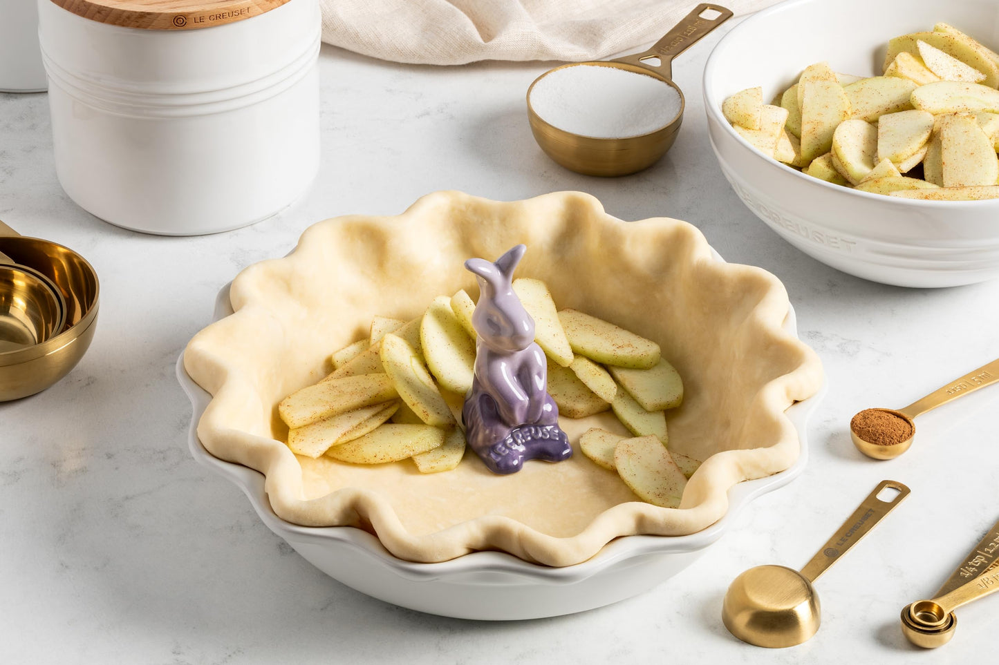 Le Crueset Measuring Cups, Gold, Set of 4 (1,1/2,1/3,1/4 cups)