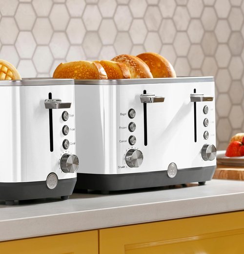 GE 2-Slice Toaster - Extra Wide Slots for Bagels & Breads | 7 Shade Settings, Removable Crumb Tray, 850 Watts, White