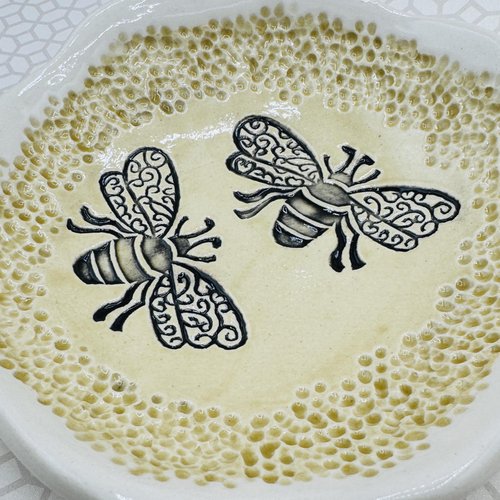JANECKA Honey Bees 6.5 Inch Bowl, Made in USA, Pottery 9th Anniversary Gift