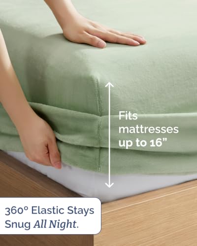 Queen Fleece Sheets Set - 4-Piece Flannel Bedding in Sage Green - Cozy & Deep Pocket
