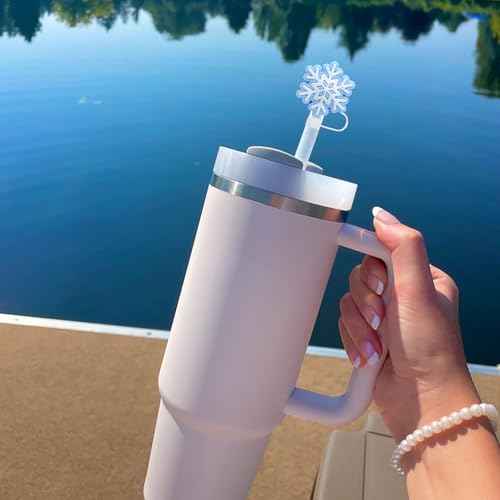 Christmas Straw Toppers 6Pcs Snowflake Straw Covers Reusable Drinking Straw Cover Caps Xmas Straw Topper Cute Design Snow Straw Tips Lids 10mm Christmas Straw Cover Set, Stanley Cup Accessories