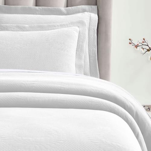 King Cotton Bedspread Set with Pillow Shams - White, Oversized, All-Season Comfort