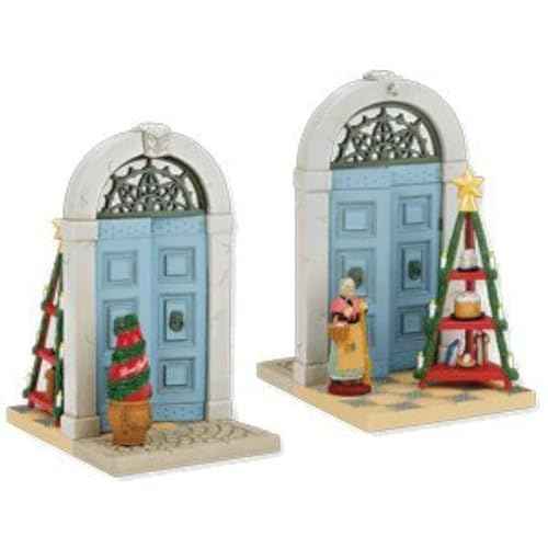 Hallmark Keepsake Ornament Italy Doorways Around World 4th in Series 2010