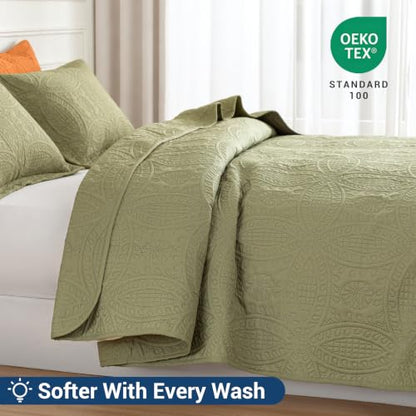 SheRest Quilt Set - Sage Green Lightweight Bedspread Coverlet, Queen (90 x 96)