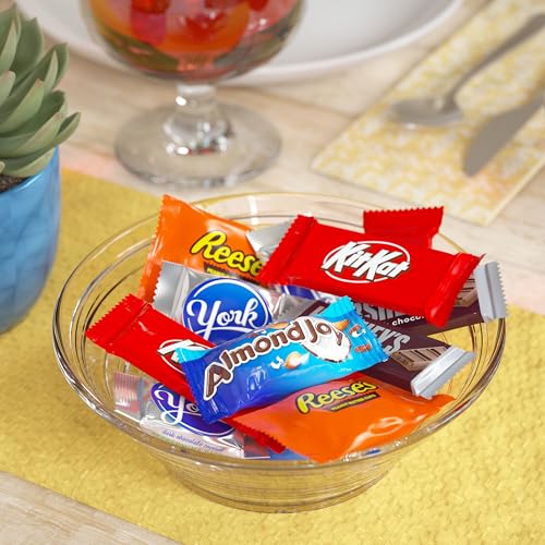 HERSHEY'S Assorted Chocolate Candy Variety Pack - 25 Ounce - Includes Milk, Dark, Reese's, Almond Joy & Kit Kat