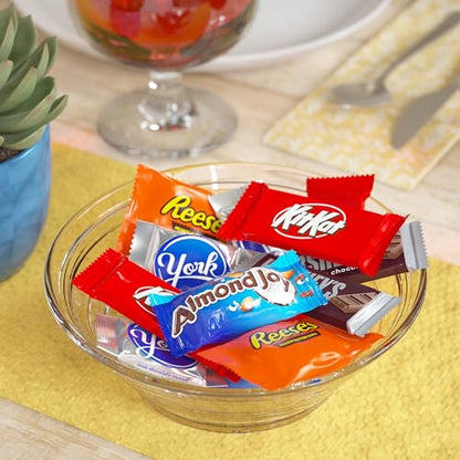 HERSHEY'S Assorted Chocolate Candy Variety Pack - 25 Ounce - Includes Milk, Dark, Reese's, Almond Joy & Kit Kat