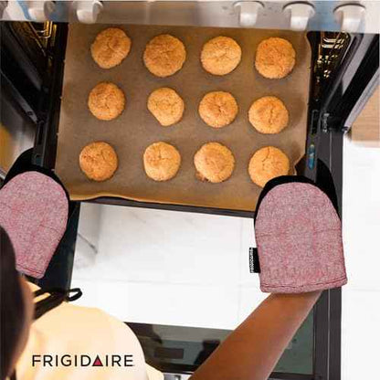Frigidaire Sasha 2-Pack Cotton and Neoprene Mini Oven Mitts, Heat Resistant, Anti-Slip, Machine Washable, 5.25" x 8", Red, Set of 2