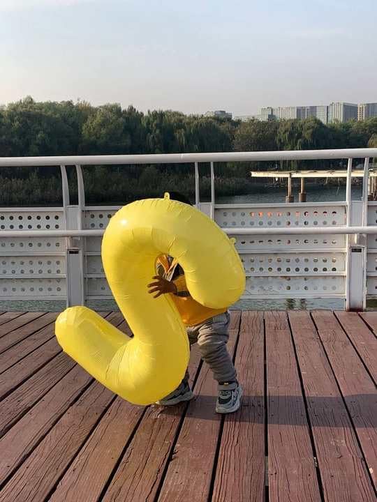Yellow Number 1 Balloon - 40 Inch Shiny Birthday Decoration for Baby Boy or Girl
