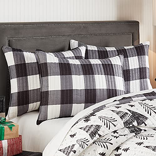 King Size Northern Star Quilt Set - Reversible Christmas Bedding with Pillow Shams