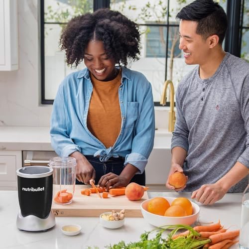 NutriBullet Pro 900W Blender - Exclusive Single-Serve Bundle in Black Stainless Finish