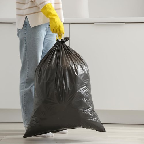 Drawstring Trash Bags | 31 Gallon | 30x32 Inches | 1 Mil Thick | Durable Leak-Proof Garbage Bags with Easy Tie Handles - Perfect for Kitchen, Office, and Commercial Use