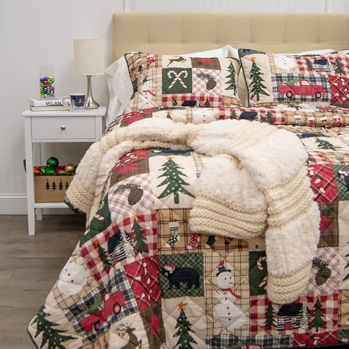 Donna Sharp Holiday Dream King Quilt Set - Reversible 104x96 Inches with Pillow Shams - Holiday Pattern