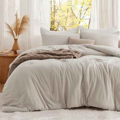 Bedsure King Size Comforter Set Beige, Soft Prewashed King Bedding, Quilted Comforter with Clover Design, Down Alternative Comforter for All Seasons, 3 Pieces Bed Set with 2 Pillow Shams