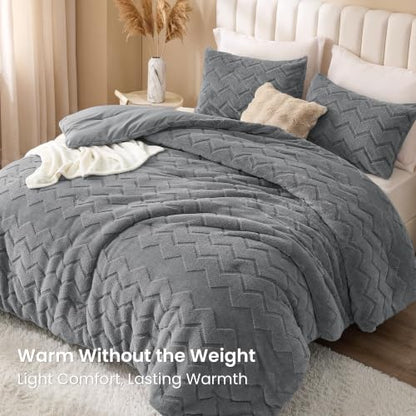 Love's Cabin Reversible Fleece Queen Comforter Set with W-Pattern - Grey