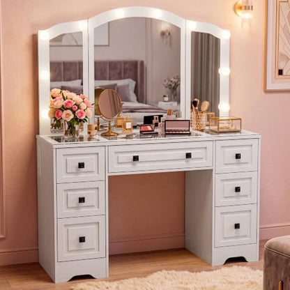 Senlin Vintage Vanity with Lighted Mirror & Outlet - White (Variation: White)