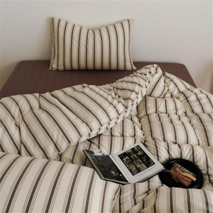 Full Brown Striped Duvet Cover Set - Microfiber Bedding with Pillowcases