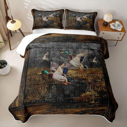 King Size Duck Hunting Woodland Quilt Set with Pillowcases - Brown & Black