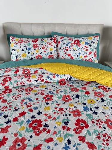 BrylaneHome Scalloped Hem Bedspread - White Seashells Queen Variation