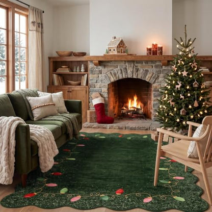 Garvee 5' x 7' Washable Christmas Rug with Scalloped Edges - Green