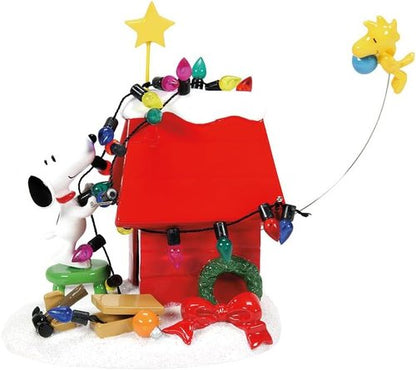 Department 56 Peanuts Christmas Decoration - Snoopy, Dog House & Woodstock with Lights