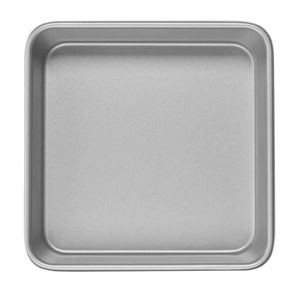 Cuisinart Classic Maker, Round Waffle, Silver & 9-Inch Chef's Classic Nonstick Bakeware Square Cake Pan, Silver