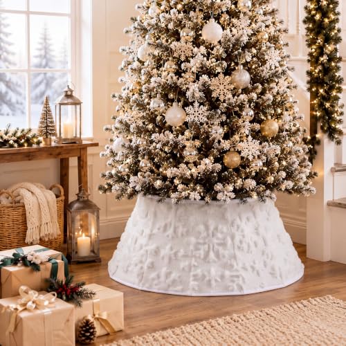 30 Inch Faux Fur Christmas Tree Collar - White Snowflake Design
