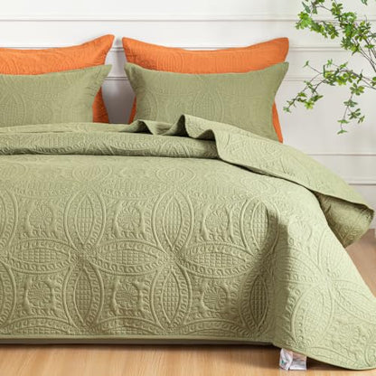 SheRest Quilt Set - Sage Green Lightweight Bedspread Coverlet, Queen (90 x 96)
