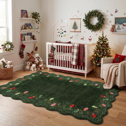 Garvee 5' x 7' Washable Christmas Rug with Scalloped Edges - Green