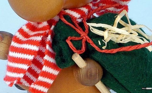 German Incense Smoker Moose with Ski - Handcrafted Erzgebirge Ulbricht 13 cm