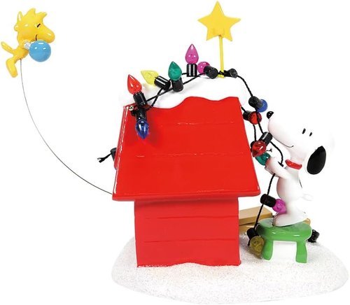 Department 56 Peanuts Christmas Decoration - Snoopy, Dog House & Woodstock with Lights