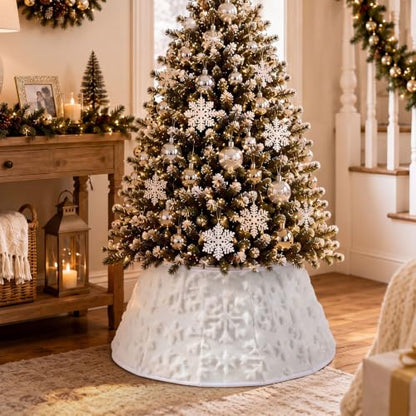 30 Inch Faux Fur Christmas Tree Collar - White Snowflake Design