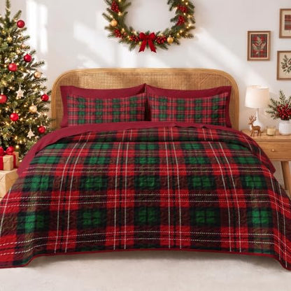 Queen Christmas Quilt Set with Plaid Pattern - 7 Pieces Red Green Bedding - Holiday Bedspread