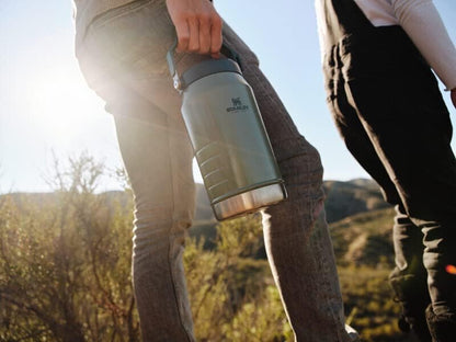 Stanley IceFlow Stainless Steel Water Jug - Vacuum Insulated 64 OZ Tumbler with Straw | Hammertone Green