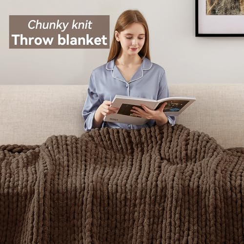 Negwoo Chunky Knit Throw Blanket, 50''*60'' Knitted Throw Chenille Yarn for Bed Couch, Handmade Light Grey Crochet Big Thick Blanket, Machine Washable Cute Comfy Blanket for Home Decor