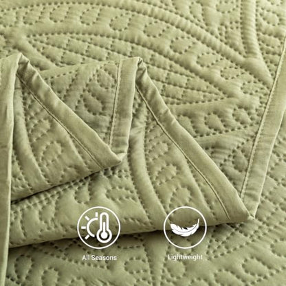 SheRest Quilt Set - Sage Green Lightweight Bedspread Coverlet, Queen (90 x 96)