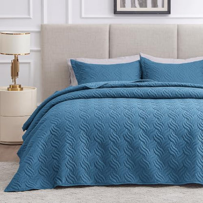 King Size Quilt Set - Wave Pattern Misty Blue 106x96 Inch Bedspread & Shams