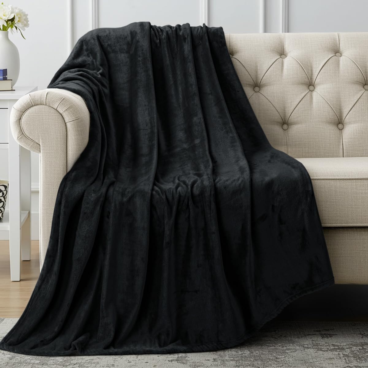 Utopia Bedding Fleece Blanket - XL Ultra Soft Warm Throw in Black (50x70 Inches) | Cozy All-Season Home Decor Gift