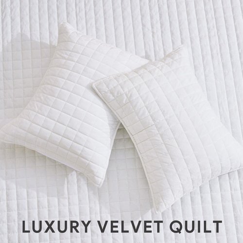 RECYCO Luxury Velvet Quilt Set Full Queen Size Bedding Sets, Ultra Soft Velvet Comforter Set, Lightweight Channel Box Stitch Oversized Bedspread Coverlet for All Season, with 2 Shams, Bright White