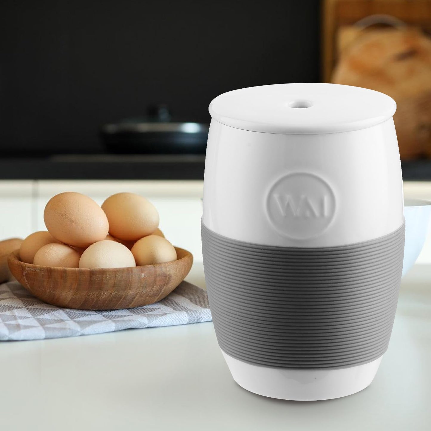 Non-Stick Ceramic Egg Cooker,Quick Scrambled Egg Maker with Silicone Sleeve for Easy Grip and Heat Protection, Holds Up to 4 Eggs for Mug Cakes, Muffins, and Omelets