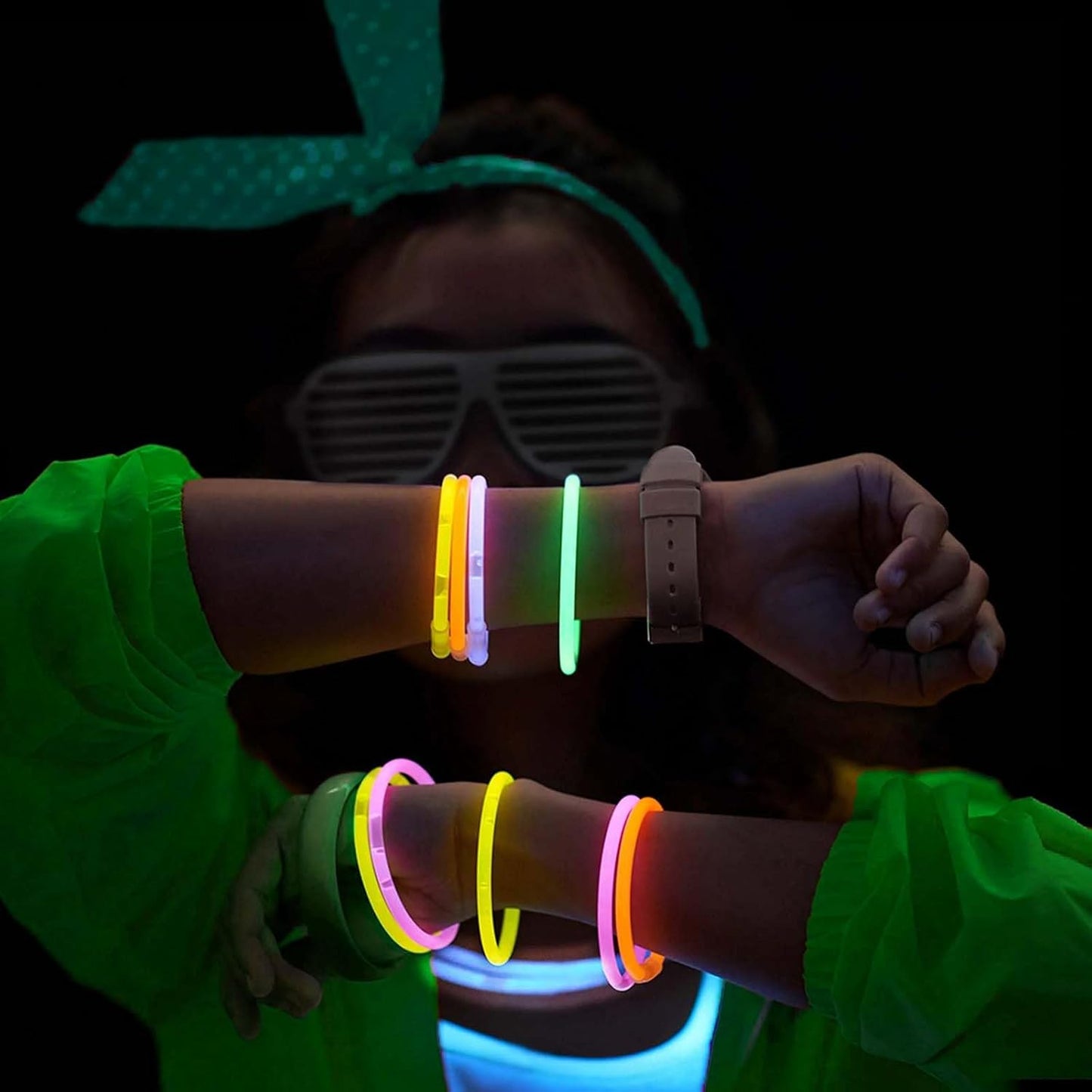 Skiennix Glow Sticks - 100PCS Bulk Party Pack for Halloween & Camping | 8” Glow Bracelets with Connectors