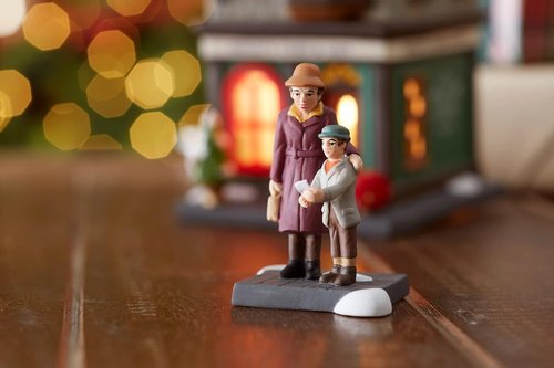 Department 56 Christmas In The City Village Figurine - Grandpa's Favorite, 2.44 Inch, Multicolor