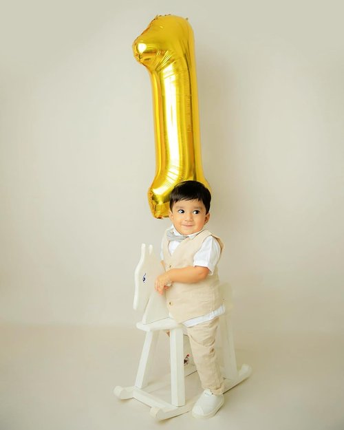 Gold Number 23 Balloon - 40 Inch Metallic Birthday Decoration for 23rd Celebration | Party Supplies
