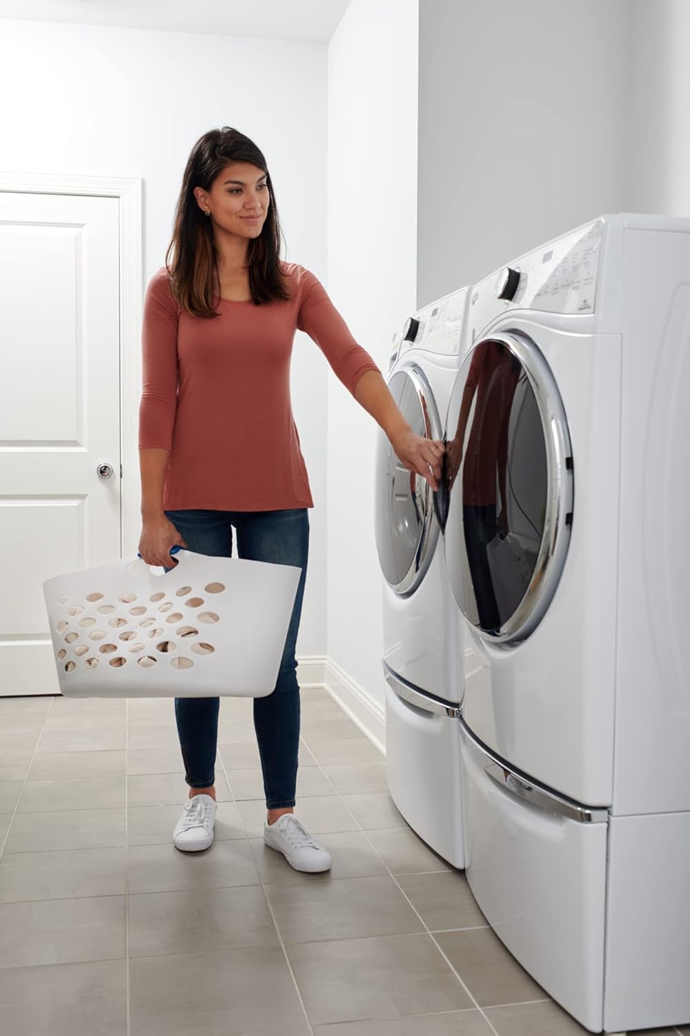 Rubbermaid Flex N Carry Laundry Basket - 1.5 Bushel Capacity, Durable & Portable, White