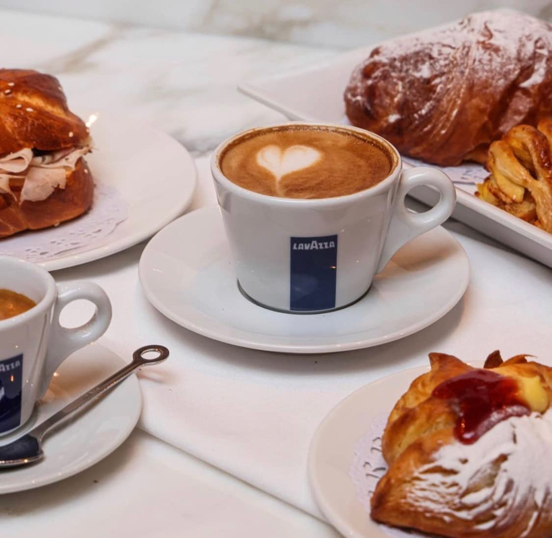 Lavazza Top Class Whole Bean Coffee Blend, Medium Espresso Roast Bag, 2.2 Pound (Pack of 1), Authentic Italian, Blended and roasted in Italy, Full bodied with smooth and balanced flavor