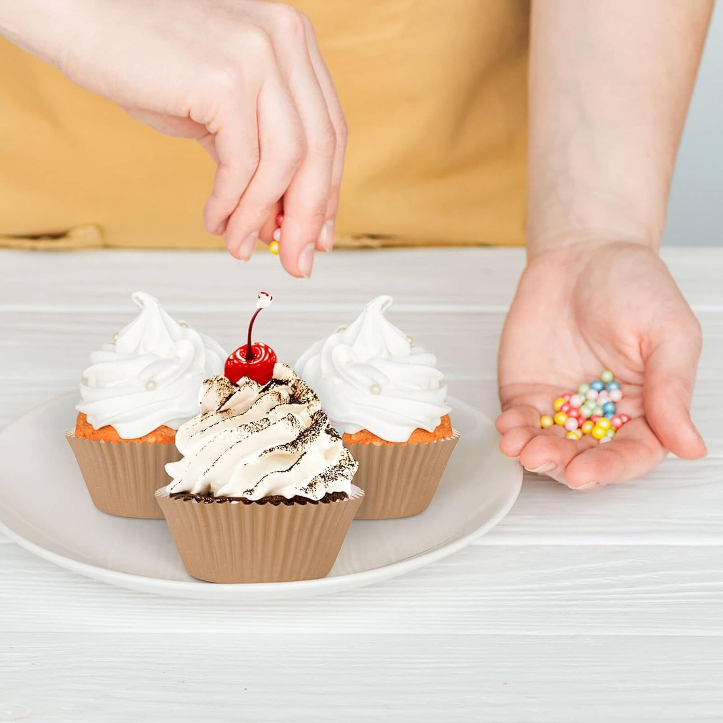 Regine Switzerland Cupcake Liners - Natural Baking Cups for Muffins | 200 Pack