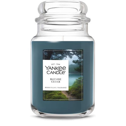 Yankee Candle Bayside Cedar Scented Candle, 22oz Large Jar with up to 150 Hour Burn Time, Giftable
